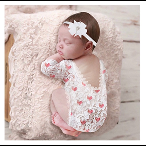 Newborn lace romper with matching bow - Picture 7 of 7